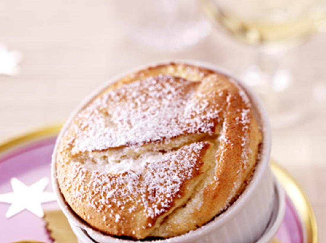 Das Souffle ist der krönende Abschluss des Weihnachtsmenüs zum Vorbereiten! Das Souffle ist der krönende Abschluss des Weihnachtsmenüs zum Vorbereiten!