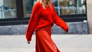 Weihnachtsoutfit zum Verlieben: Mit diesen festlichen Looks glänzt du an Weihnachten - Foto: Edward Berthelot/Getty Images