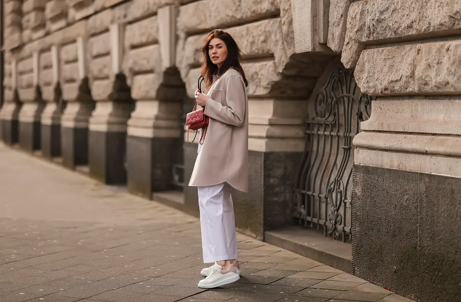Weiße Hose kombinieren: Outfit-Ideen casual chic Weiße Hose kombinieren: Outfit-Ideen casual chic