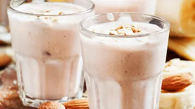 Weiße Smoothies entgiften und helfen beim abnehmen - Foto: iStock