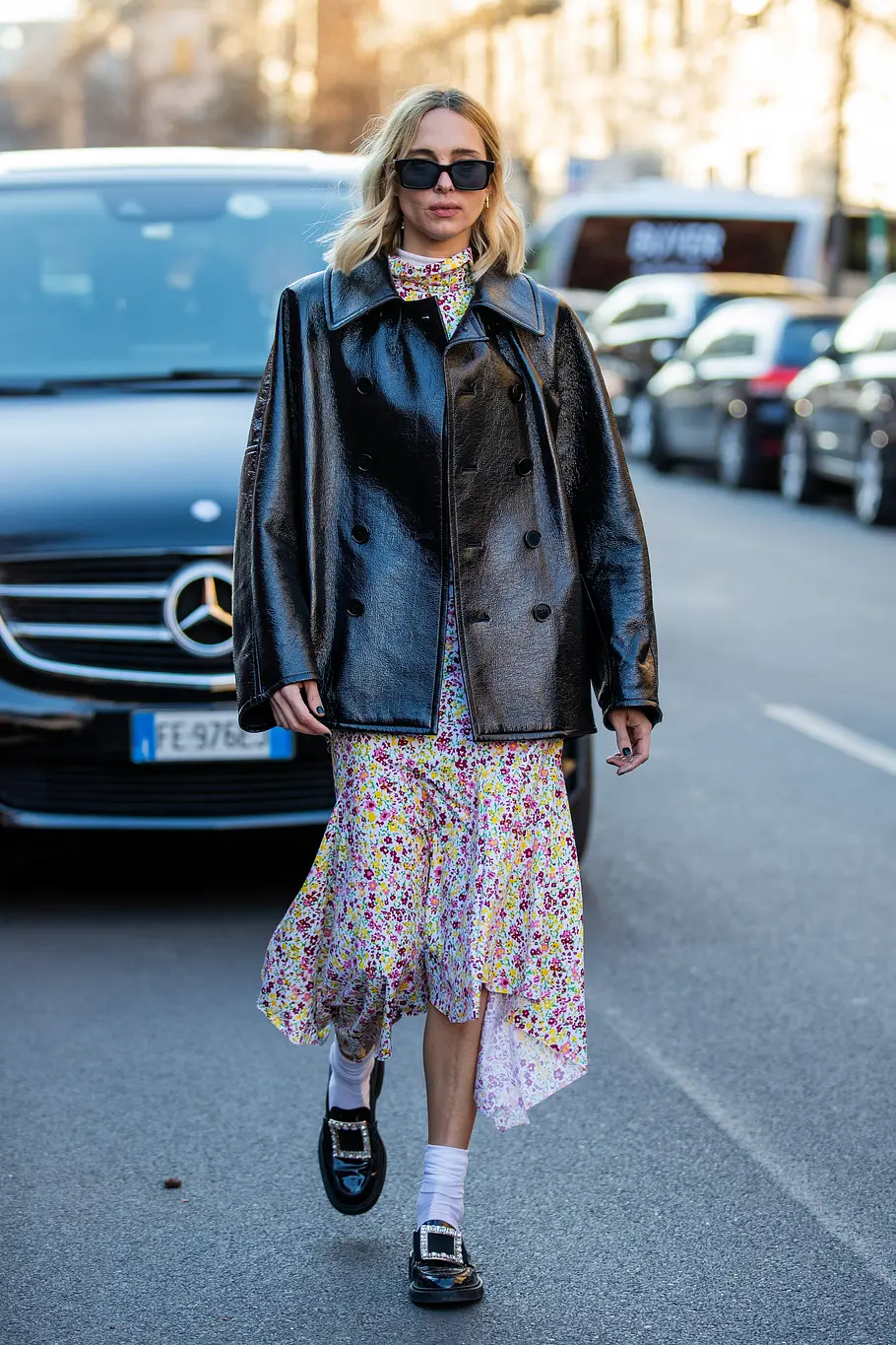 Welche Schuhe lassen sich gut zur Lederjacke kombinieren?