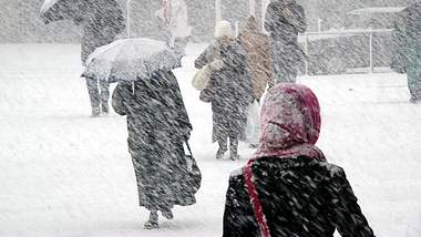 Wetter-Chaos: Jetzt kommen Schnee, Sturm, Gewitter und Glätte - Foto: iStock/Dreef
