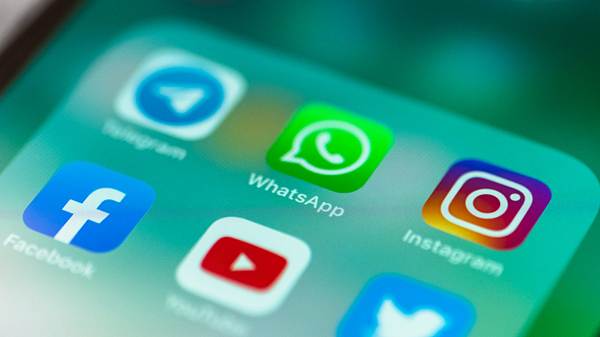 WhatsApp-Code: Der SMS-Code hilft bei der Sicherung deines Accounts - Foto: DedMityay/iStock