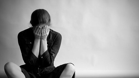 Eine Angststörung wird häufig von Panikattacken begleitet. - Foto: iStock