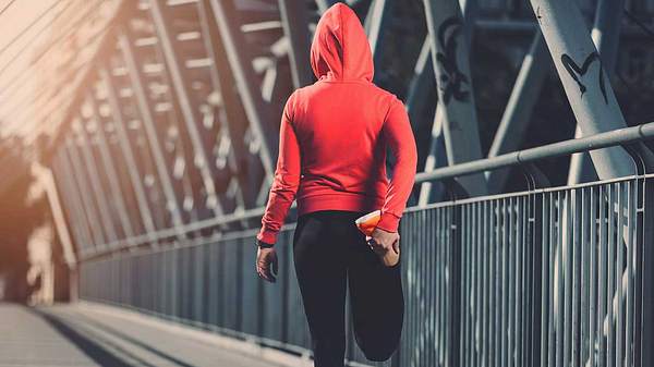 Wie viel muss man joggen, um abzunehmen? - Foto: iStock/ AND-ONE