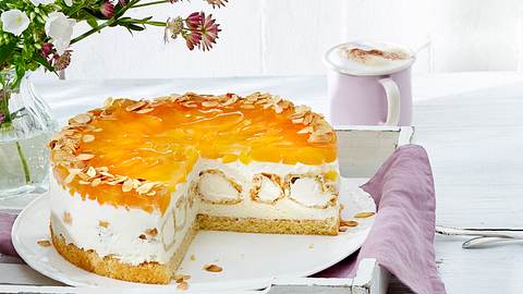 Unsere Windbeuteltorten sind ein großer Kuchen-Genuss. - Foto: House of Foods