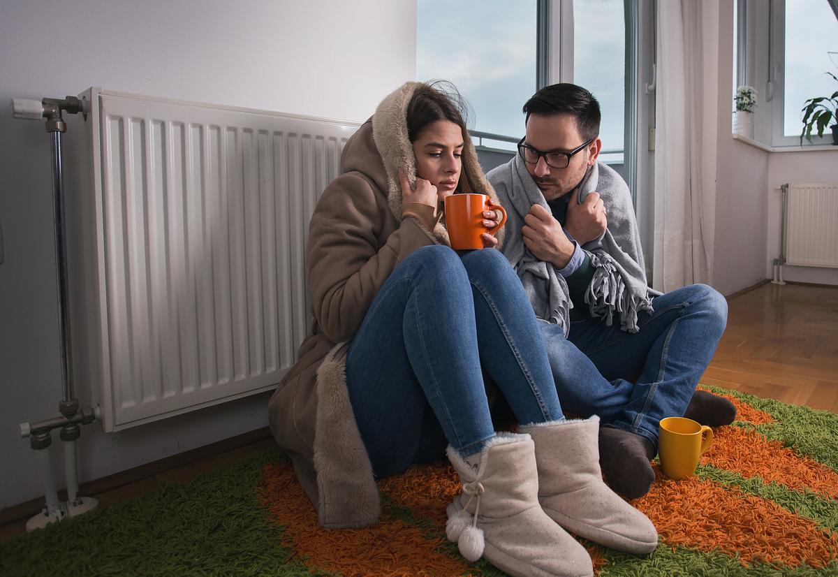 Warme Wolldecke notwendig! Immobilienkonzern stimmt Mieter auf kalten Winter ein