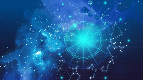 Drei Sternzeichen haben ein glückliches Wochenende - Foto: monsitj / iStock