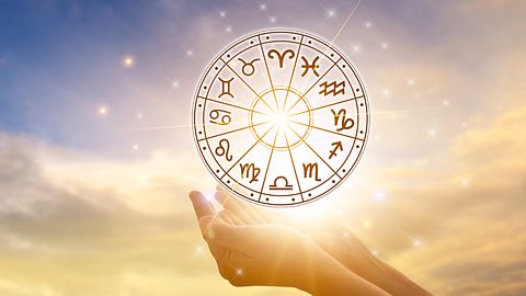 3 Sternzeichen erleben viele positive Überraschungen - Foto: sarayut/iStock