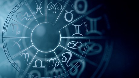 Wochenhoroskop ab 31.1.: Diese 3 Sternzeichen müssen auf sich Acht geben! - Foto: Peshkova/iStock