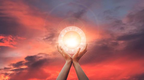 Drei Sternzeichen haben eine absolute Glückswoche - Foto: Galeanu Mihai / iStock