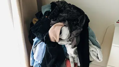 Liebeserklärung an meinen Schlafzimmer-Stuhl: Danke, dass ich bei dir alle abladen kann - Foto: Privat