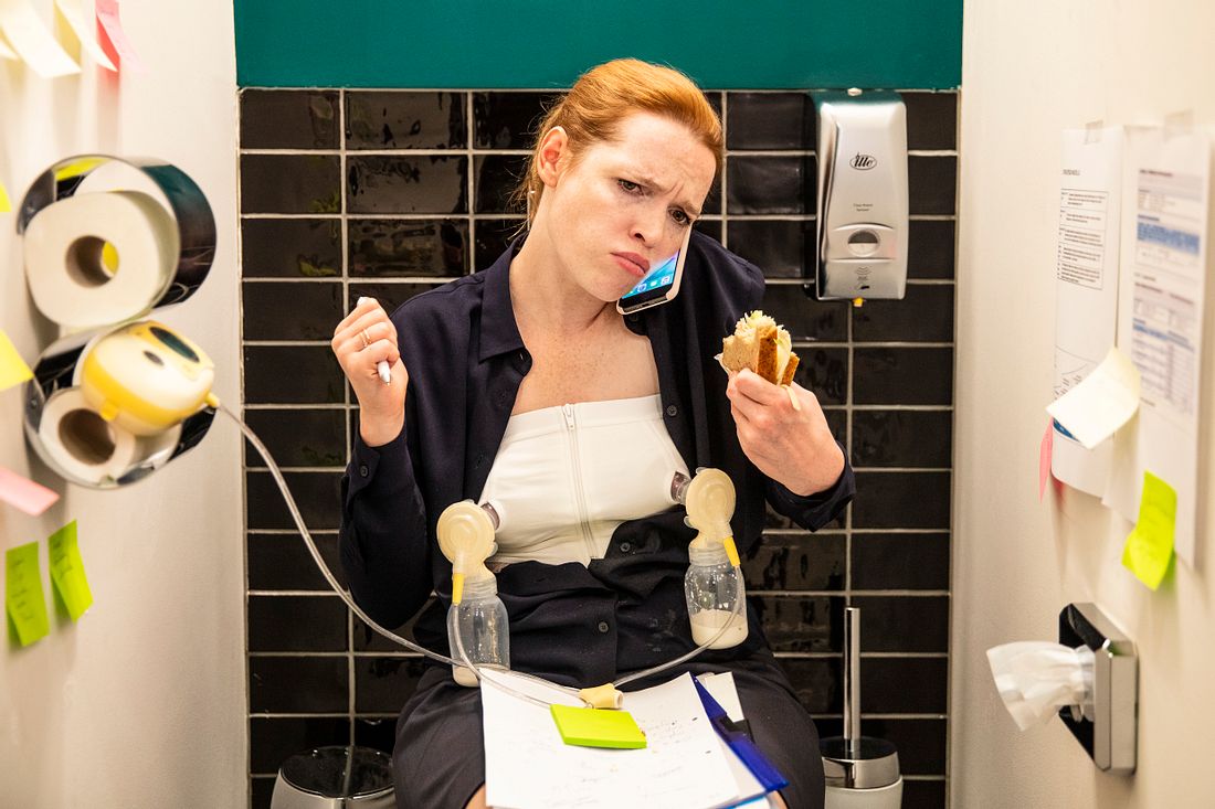 Szene Karoline Herfurth zwischen Kind und Karriere Szene Karoline Herfurth zwischen Kind und Karriere