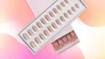 Press on Nails - Foto: Kollage: Wunderweib.de/ iStock (anna) Press on Nails - Foto: Kollage: Wunderweib.de/ iStock (anna)