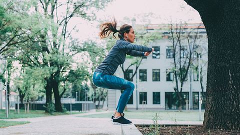 Zirkeltraining kannst du überall machen. - Foto: iStock/filadendron