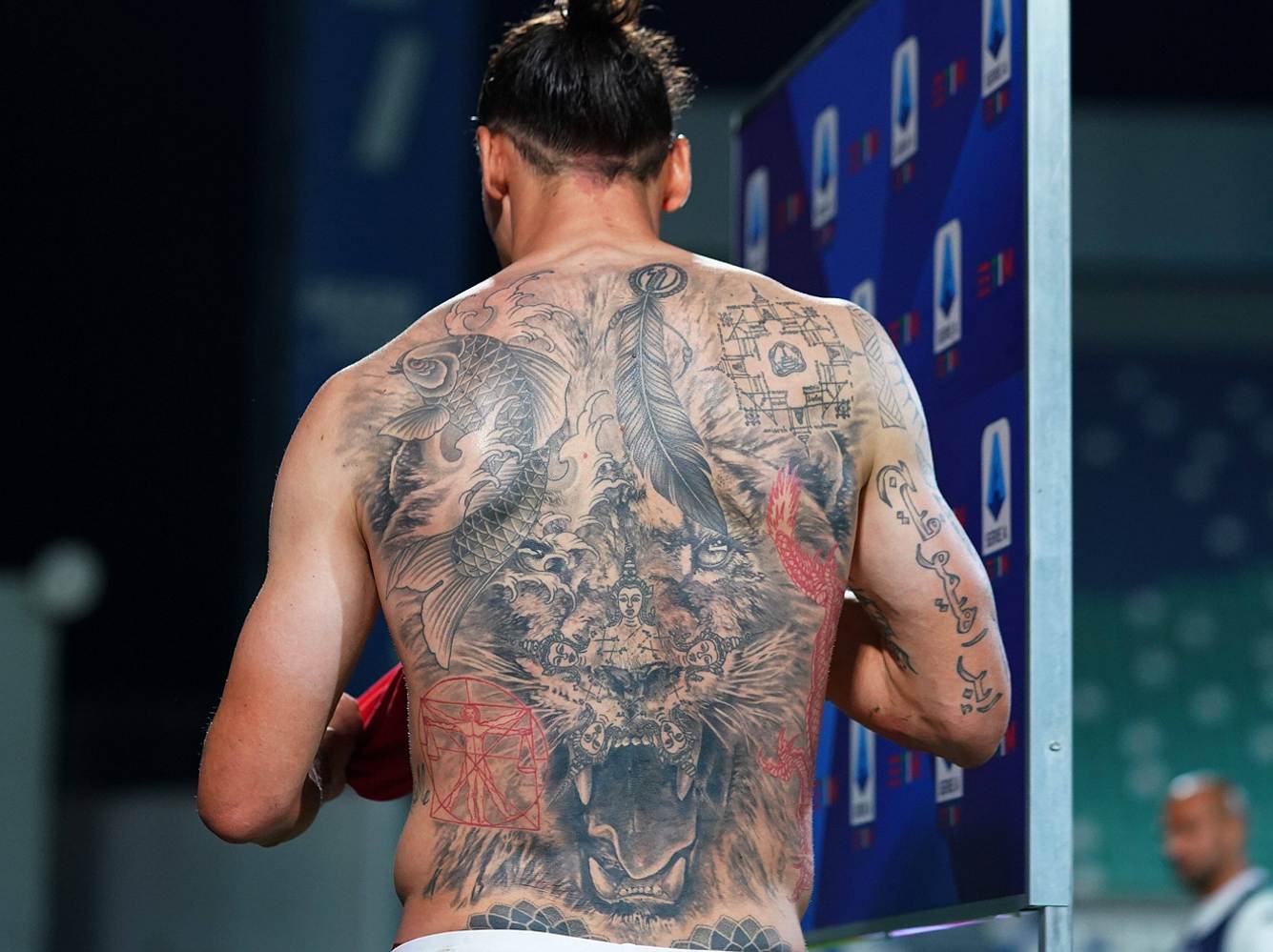 Zlatan Ibrahimovic hat ein ganz besonders auffälliges Tattoo am Rücken