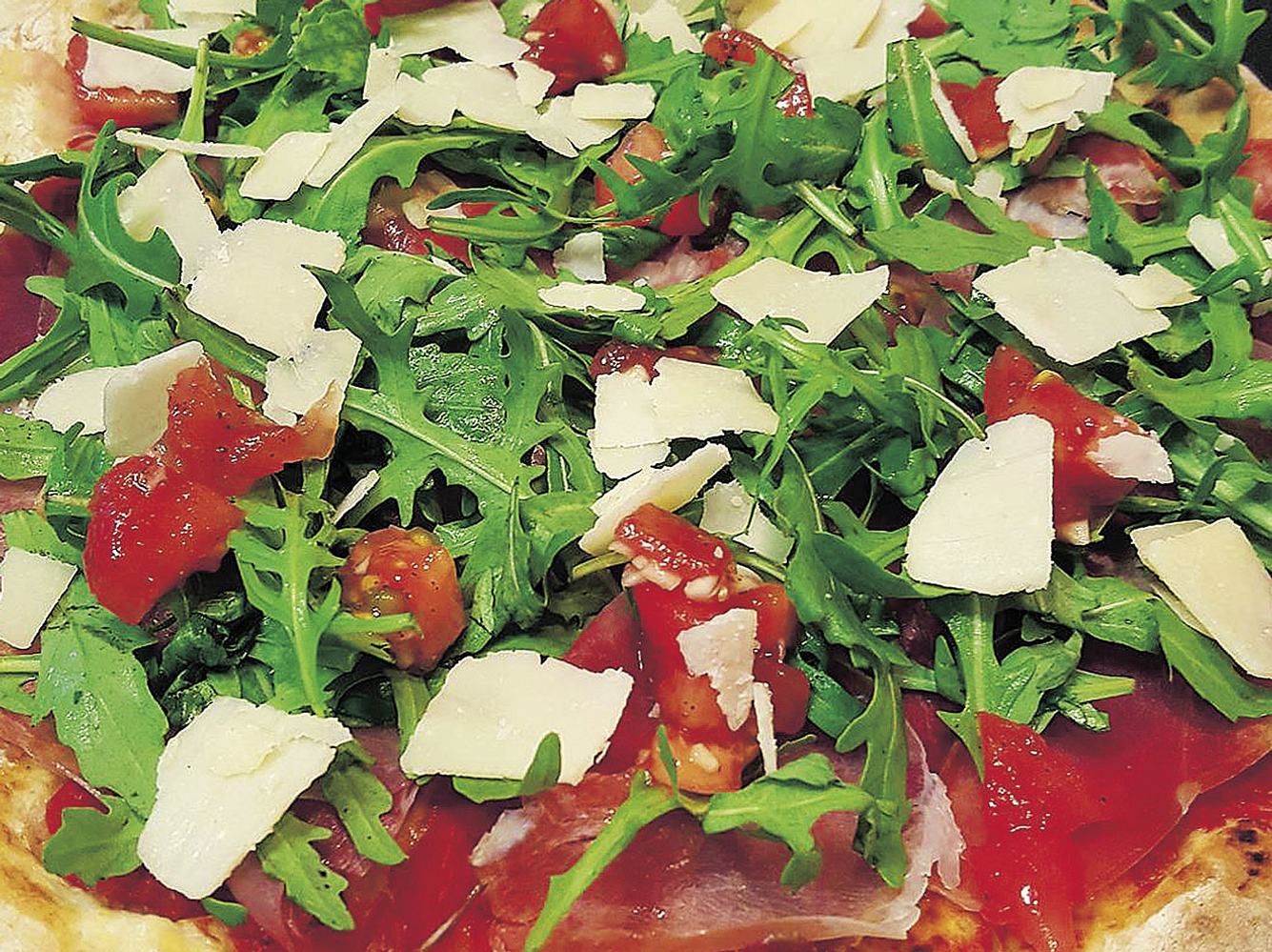 Zum Abnehmen: Pizza Parma e Rucola Zum Abnehmen: Pizza Parma e Rucola