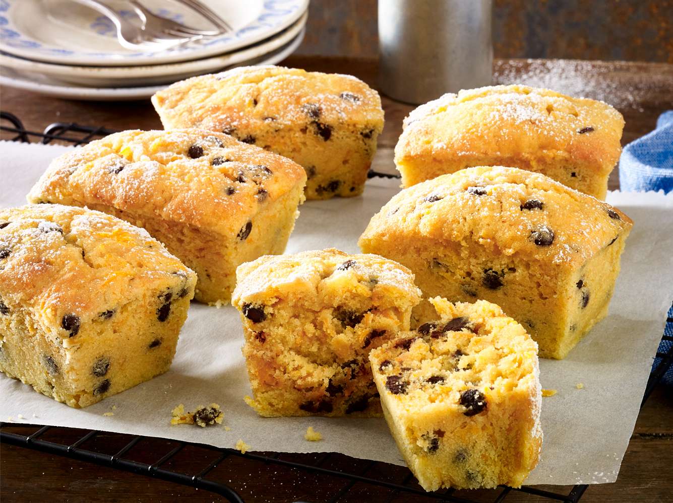 Zum ersten Geburtstag gibt es einen Kuchen mit Möhren für mich allein Zum ersten Geburtstag gibt es einen Kuchen mit Möhren für mich allein