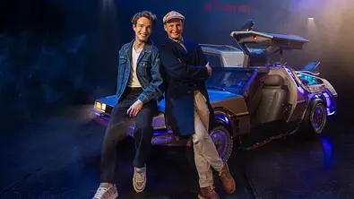 Raphael Groß (links) wird Marty McFly spielen, Jan Kersjes (rechts) Doc Brown - Foto: Morris Mac Matzen / Stage Entertainment