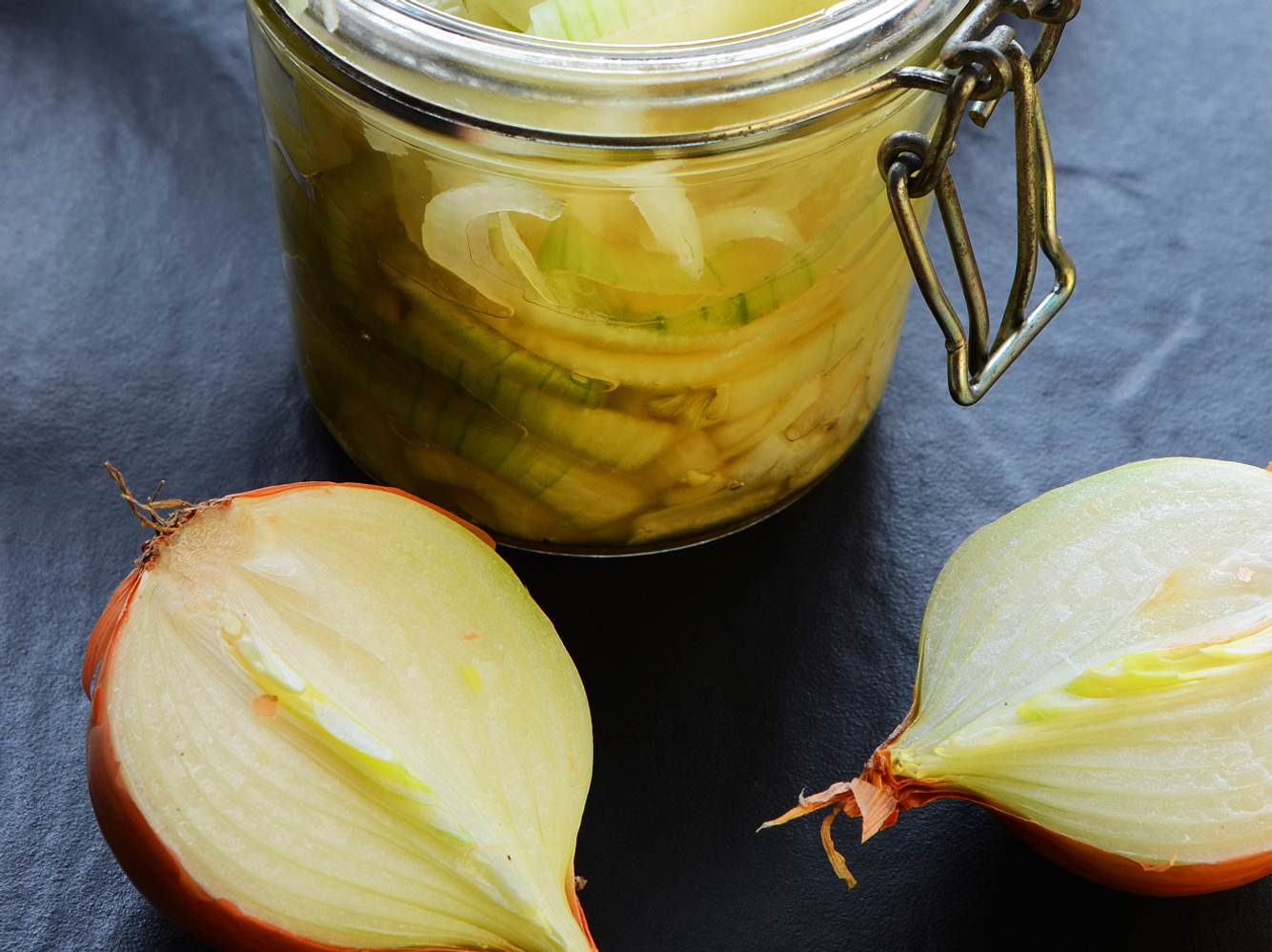 Zwiebelsirup gegen Halsentzündung Zwiebelsirup gegen Halsentzündung